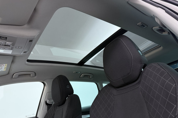 Škoda Karoq 1.5 TSI ACT Ambition Business (PANORAMADAK, STOELVERWARMING, NAVIGATIE, PARKEERSENSOREN)