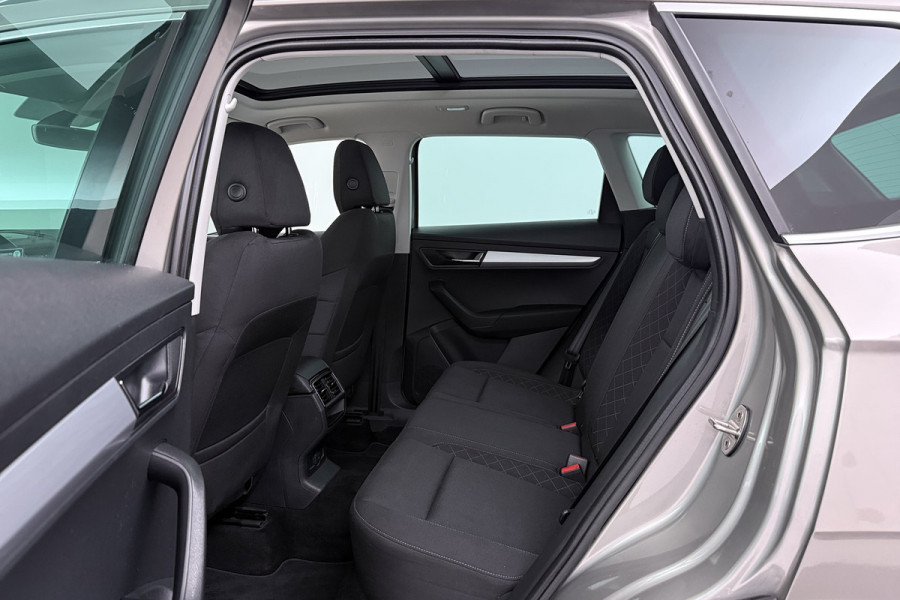 Škoda Karoq 1.5 TSI ACT Ambition Business (PANORAMADAK, STOELVERWARMING, NAVIGATIE, PARKEERSENSOREN)