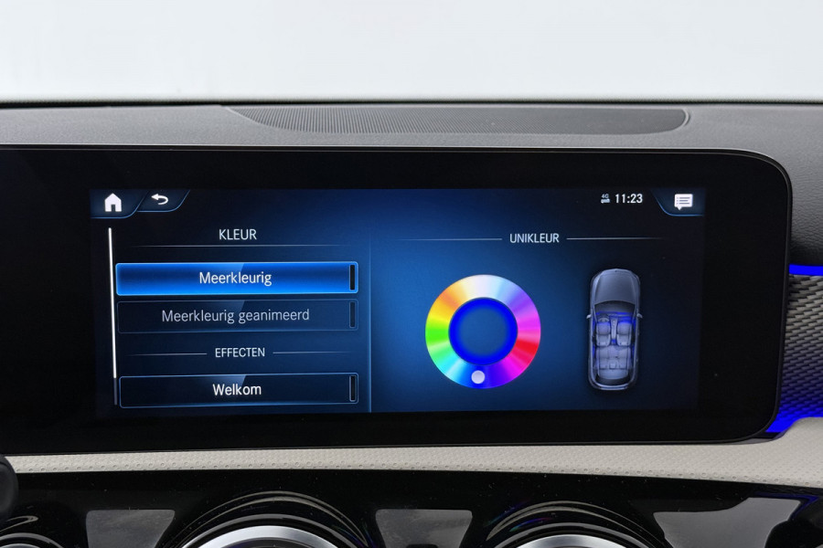 Mercedes-Benz A-Klasse 180 Business Solution Luxury (STOELVERWARMING, SFEERVERLICHTING, NAVIGATIE, CAMERA, PARKEERSENSOREN)