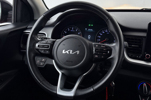 Kia Stonic 1.0 T-GDi MHEV DynamicLine (ACHTERUITRIJCAMERA, CARPLAY NAVIGATIE, PARKEERSENSOREN)