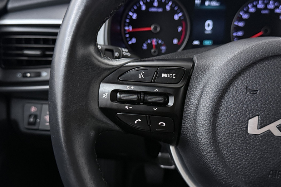 Kia Stonic 1.0 T-GDi MHEV DynamicLine (ACHTERUITRIJCAMERA, CARPLAY NAVIGATIE, PARKEERSENSOREN)