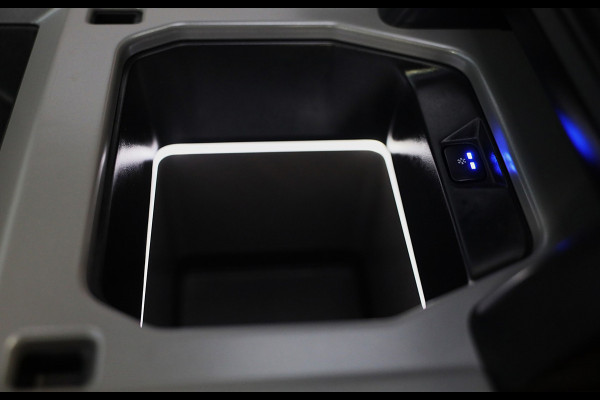 Land Rover Defender 110 2.0 P300e 110 X-Dynamic HSE / Head Up / Memory / Elek Stoelen / Acc / Lane Assist / 360 Camera / Open Pano