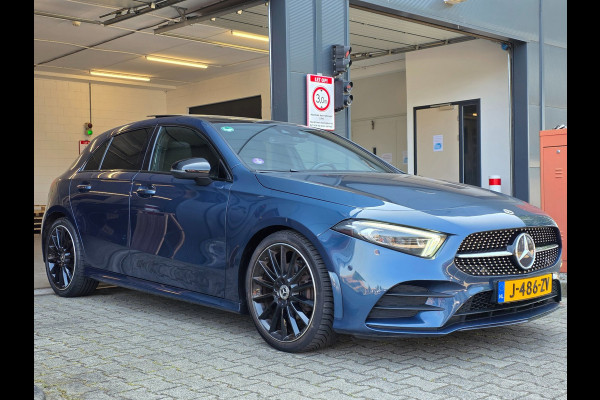 Mercedes-Benz A-Klasse NAP !! / PANO / SFEER / BURMESTER / KEYLESS / CARPLAY / CAMERA / MEMORY / ALCANTARA / FLIPPERS / 19 INCH !