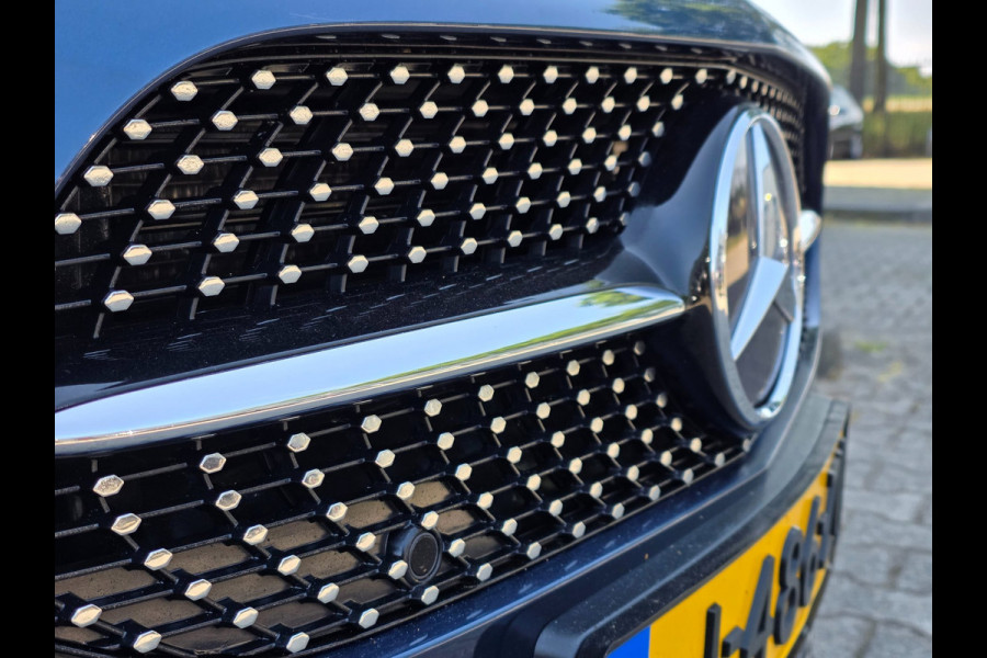 Mercedes-Benz A-Klasse NAP !! / PANO / SFEER / BURMESTER / KEYLESS / CARPLAY / CAMERA / MEMORY / ALCANTARA / FLIPPERS / 19 INCH !