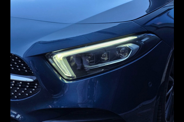 Mercedes-Benz A-Klasse NAP !! / PANO / SFEER / BURMESTER / KEYLESS / CARPLAY / CAMERA / MEMORY / ALCANTARA / FLIPPERS / 19 INCH !