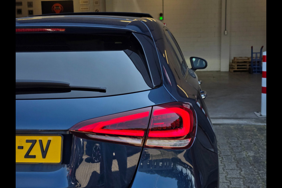 Mercedes-Benz A-Klasse NAP !! / PANO / SFEER / BURMESTER / KEYLESS / CARPLAY / CAMERA / MEMORY / ALCANTARA / FLIPPERS / 19 INCH !