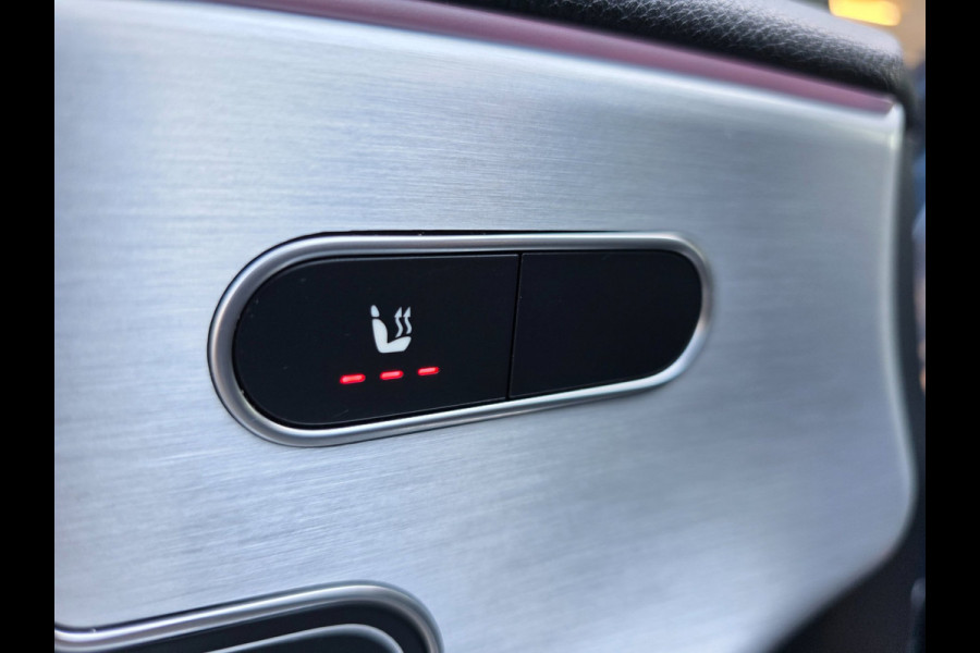 Mercedes-Benz A-Klasse NAP !! / PANO / SFEER / BURMESTER / KEYLESS / CARPLAY / CAMERA / MEMORY / ALCANTARA / FLIPPERS / 19 INCH !