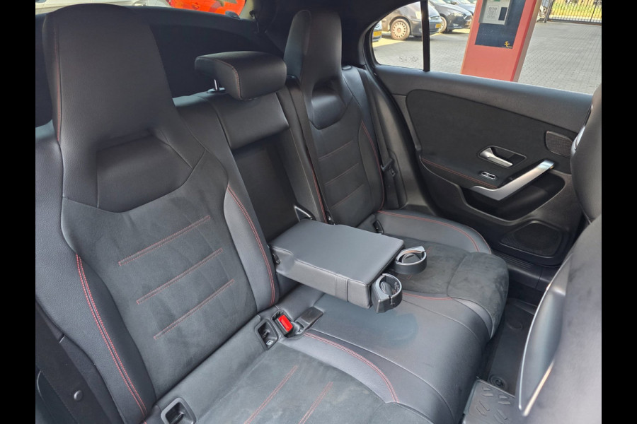 Mercedes-Benz A-Klasse NAP !! / PANO / SFEER / BURMESTER / KEYLESS / CARPLAY / CAMERA / MEMORY / ALCANTARA / FLIPPERS / 19 INCH !
