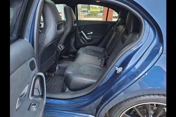 Mercedes-Benz A-Klasse NAP !! / PANO / SFEER / BURMESTER / KEYLESS / CARPLAY / CAMERA / MEMORY / ALCANTARA / FLIPPERS / 19 INCH !