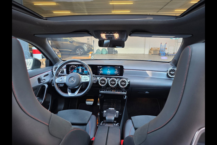 Mercedes-Benz A-Klasse NAP !! / PANO / SFEER / BURMESTER / KEYLESS / CARPLAY / CAMERA / MEMORY / ALCANTARA / FLIPPERS / 19 INCH !