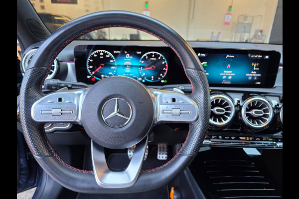 Mercedes-Benz A-Klasse NAP !! / PANO / SFEER / BURMESTER / KEYLESS / CARPLAY / CAMERA / MEMORY / ALCANTARA / FLIPPERS / 19 INCH !