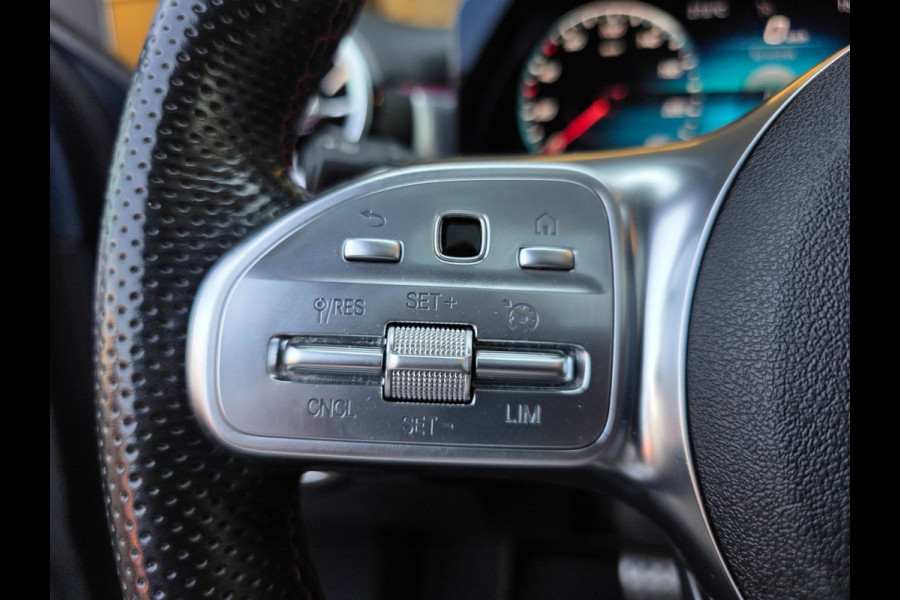 Mercedes-Benz A-Klasse NAP !! / PANO / SFEER / BURMESTER / KEYLESS / CARPLAY / CAMERA / MEMORY / ALCANTARA / FLIPPERS / 19 INCH !