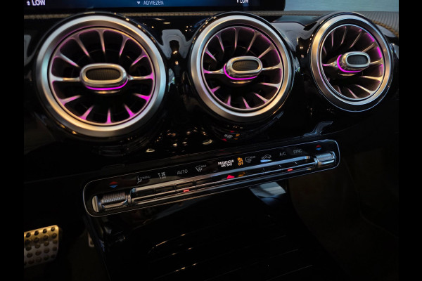 Mercedes-Benz A-Klasse NAP !! / PANO / SFEER / BURMESTER / KEYLESS / CARPLAY / CAMERA / MEMORY / ALCANTARA / FLIPPERS / 19 INCH !