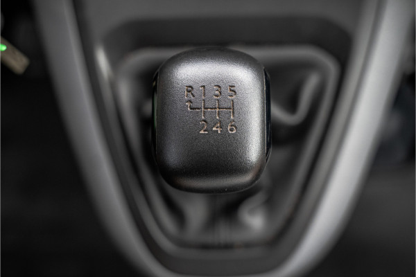 Opel Vivaro 1.5 L2H1 | 3-Zits | 1e Eigenaar | Cruise | Airco