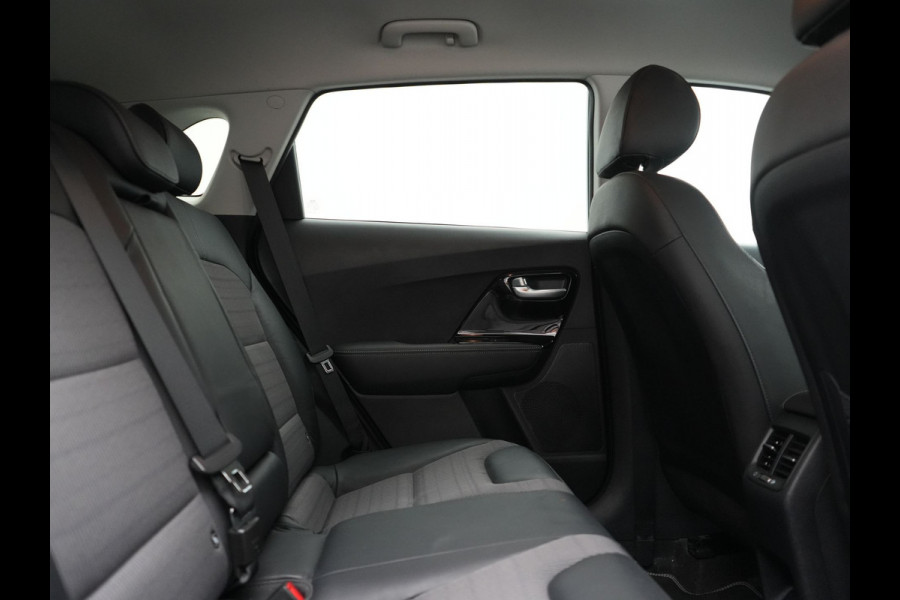 Kia Niro 1.6 GDi DynamicPlusLine 141pk | Adaptive Cruise | Camera | JBL Audio | Sportstoelen & Stuur Verwarmd | Keyless | Blis | Apple Carplay | Navigatie | DAB | Hybrid |
