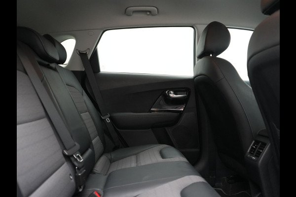 Kia Niro 1.6 GDi DynamicPlusLine 141pk | Adaptive Cruise | Camera | JBL Audio | Sportstoelen & Stuur Verwarmd | Keyless | Blis | Apple Carplay | Navigatie | DAB | Hybrid |