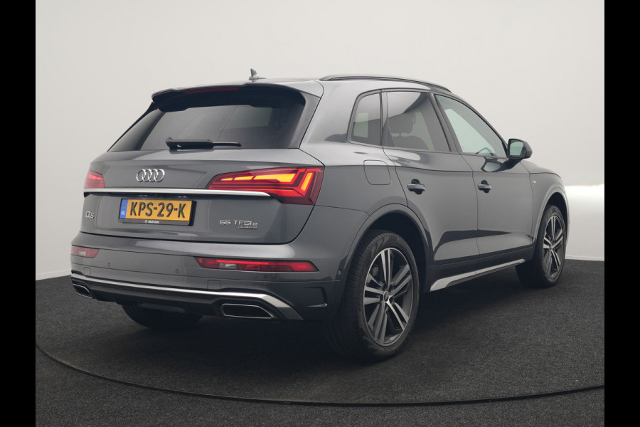 Audi Q5 55 TFSI e S Line PHEV 367pk Dealer O.H. | Trekhaak Af Fabriek | 360 Camera | Alcantara Sportstoelen Verwarmd | Cruise Control | Keyless | Sfeerverlichting | Virtual | Navigatie | DAB | 20"L.M | Plug In Hybrid |