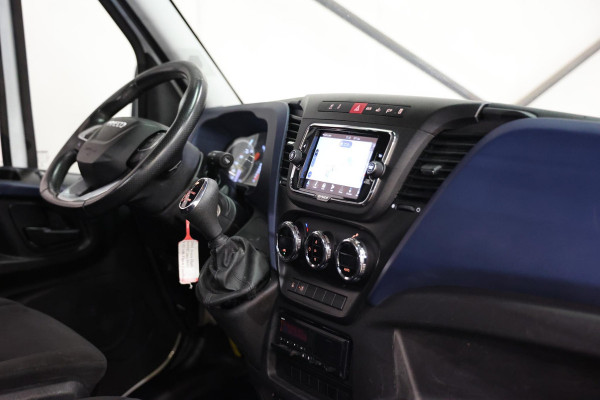 Iveco Daily 35C18H 3.0 AUTOMAAT TREKHAAK OPEN LAADBAK
