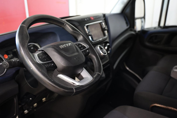 Iveco Daily 35C18H 3.0 AUTOMAAT TREKHAAK OPEN LAADBAK