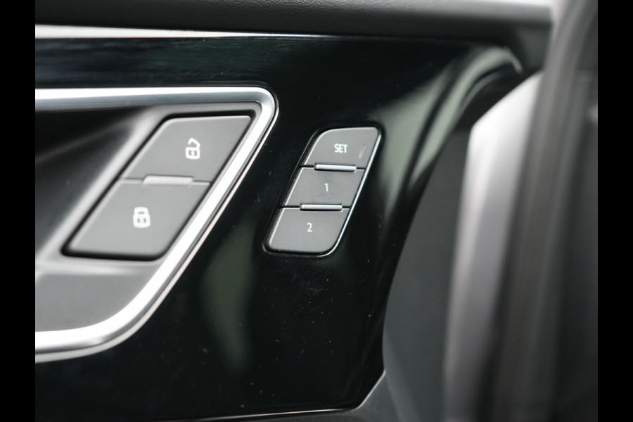 Audi Q4 e-tron 50 quattro S Line 82 kWh 299pk Dealer O.H | Trekhaak Af Fabriek | Panodak | Adaptive Cruise | Camera | Lederen Sportstoelen Memory & Verwarmd | Matrix LED | BLIS | Keyless | Navigatie | Virtual | DAB | 20"L.M |