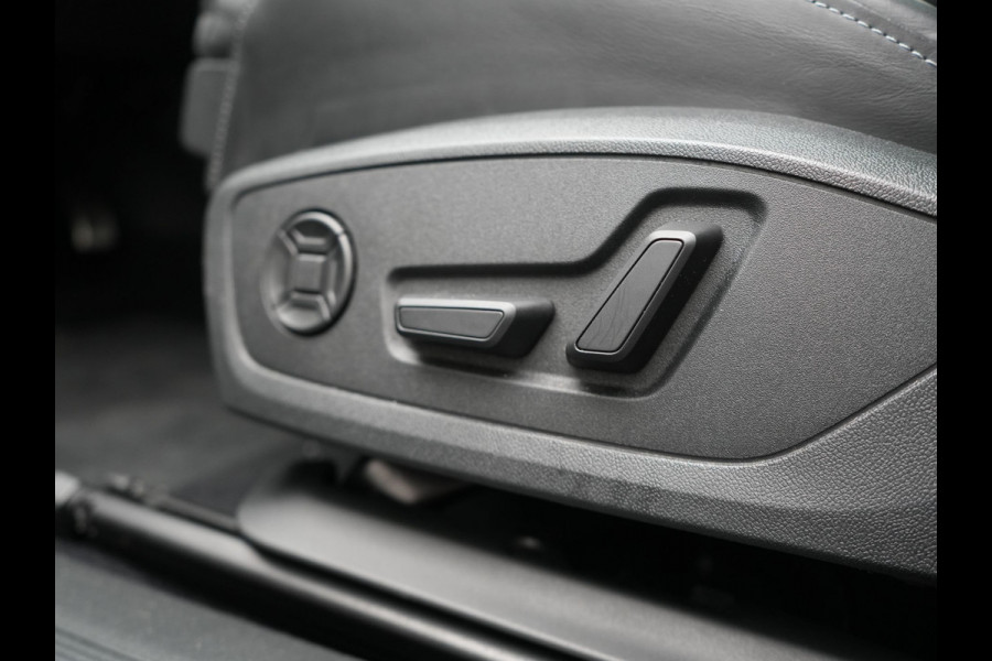 Audi Q4 e-tron 50 quattro S Line 82 kWh 299pk Dealer O.H | Trekhaak Af Fabriek | Panodak | Adaptive Cruise | Camera | Lederen Sportstoelen Memory & Verwarmd | Matrix LED | BLIS | Keyless | Navigatie | Virtual | DAB | 20"L.M |