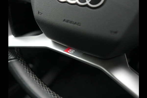 Audi Q4 e-tron 50 quattro S Line 82 kWh 299pk Dealer O.H | Trekhaak Af Fabriek | Panodak | Adaptive Cruise | Camera | Lederen Sportstoelen Memory & Verwarmd | Matrix LED | BLIS | Keyless | Navigatie | Virtual | DAB | 20"L.M |