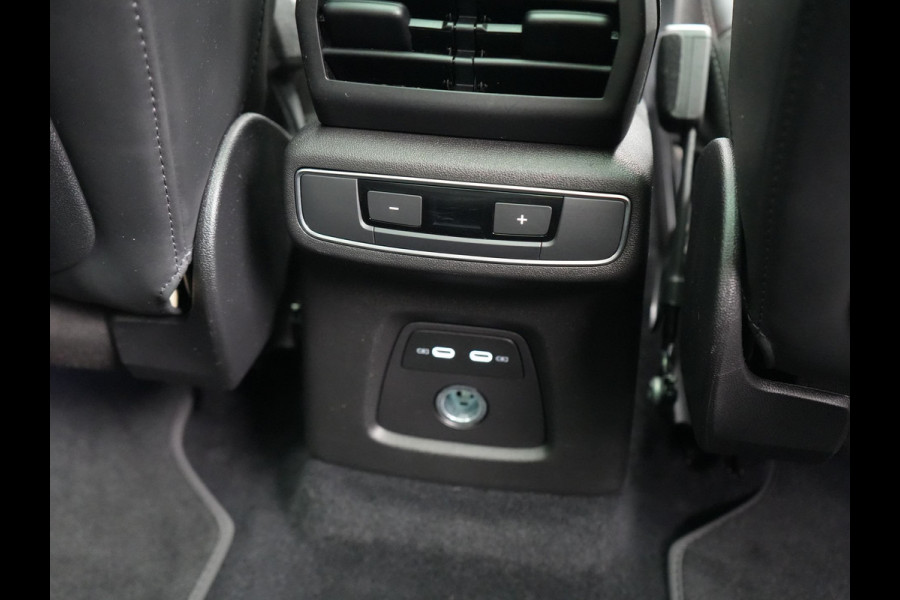 Audi Q4 e-tron 50 quattro S Line 82 kWh 299pk Dealer O.H | Trekhaak Af Fabriek | Panodak | Adaptive Cruise | Camera | Lederen Sportstoelen Memory & Verwarmd | Matrix LED | BLIS | Keyless | Navigatie | Virtual | DAB | 20"L.M |