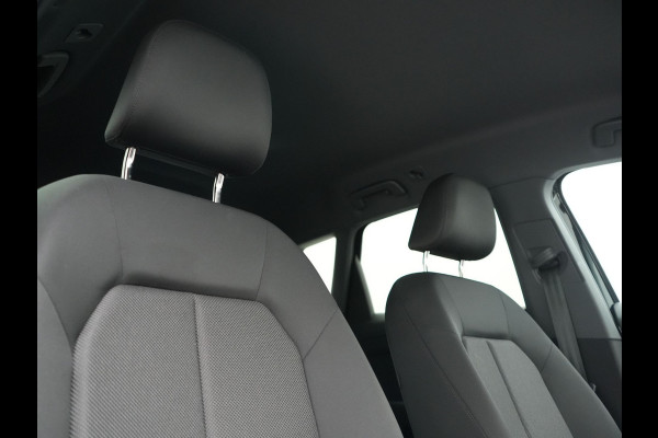 Audi Q4 e-tron 40 Edition 77 kWh 204pk Dealer O.H | Adaptive Cruise | Camera | Sportstoelen Verwarmd | BLIS | Keyless | Virtual | Navigatie | DAB | 19"L.M |