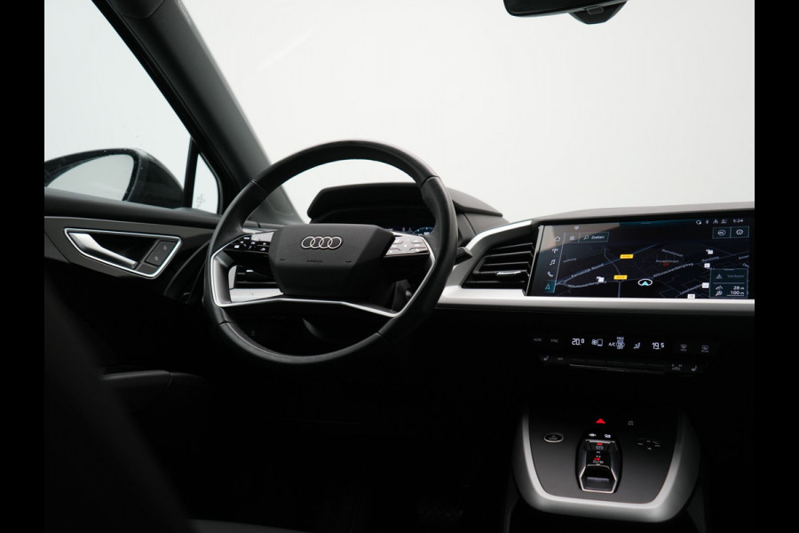 Audi Q4 e-tron 40 Edition 77 kWh 204pk Dealer O.H | Adaptive Cruise | Camera | Sportstoelen Verwarmd | BLIS | Keyless | Virtual | Navigatie | DAB | 19"L.M |