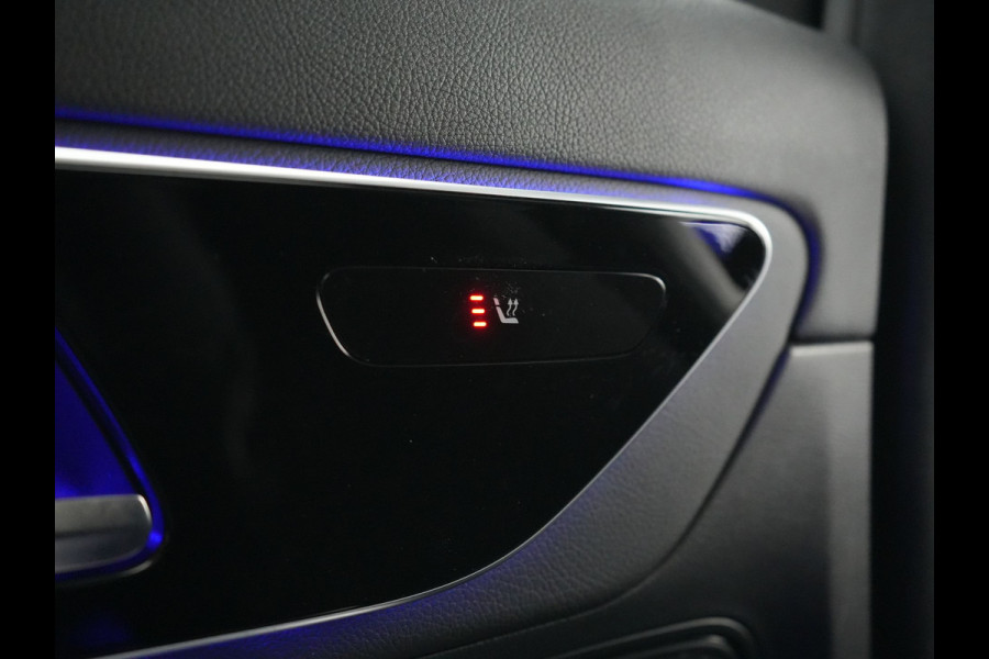 Mercedes-Benz GLC 300e 4MATIC Avantgarde PHEV 313pk Dealer O.H. | Camera | Lederen Sportstoelen Memory & Verwarmd | Sfeerverlichting | Apple Carplay | Blis | Navigatie | DAB | Cruise Control | 18"L.M |