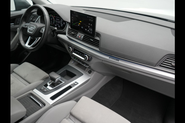 Audi Q5 55 TFSI e S Line PHEV 367pk Dealer O.H. | Trekhaak Af Fabriek | 360 Camera | Alcantara Sportstoelen Verwarmd | Cruise Control | Keyless | Sfeerverlichting | Virtual | Navigatie | DAB | 20"L.M | Plug In Hybrid |