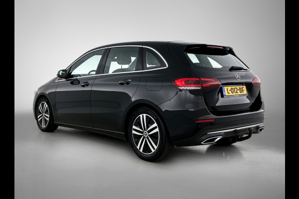 Mercedes-Benz B-Klasse 180 Business Solution Luxury Trekhaak | Parkeerpakket met achteruitrijcamera | Ledkoplampen | Sfeerverlichting | Stoelverwarming. Inclusief 24 maanden MB Certified garantie voor Europa.