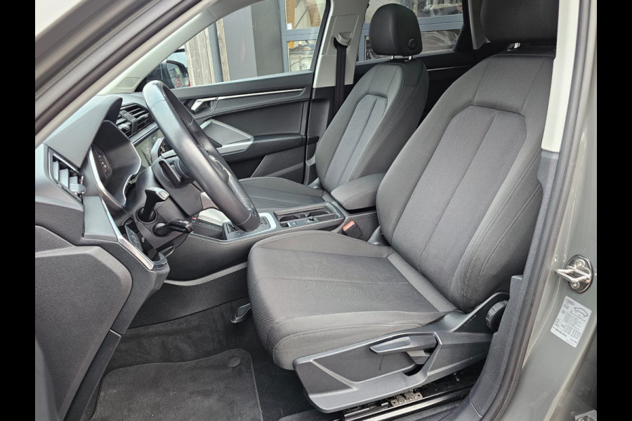 Audi Q3 35 TFSI S edition | Automaat | Navi | Pano | Virtual cockpit | Camera | Keyless |