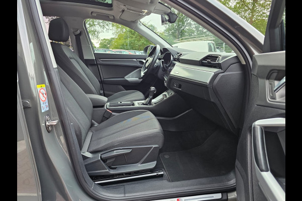 Audi Q3 35 TFSI S edition | Automaat | Navi | Pano | Virtual cockpit | Camera | Keyless |