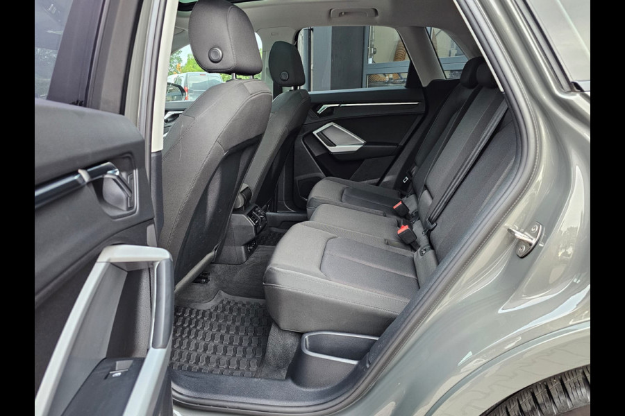 Audi Q3 35 TFSI S edition | Automaat | Navi | Pano | Virtual cockpit | Camera | Keyless |