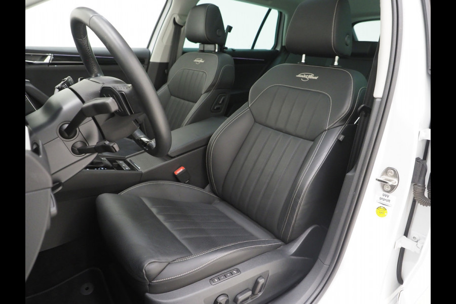 Škoda Superb Combi 1.4 TSI iV Laurin & Klement | Panoramadak | Leder | Trekhaak | Massage | Canton | Stoelkoeling | 360 | Memory