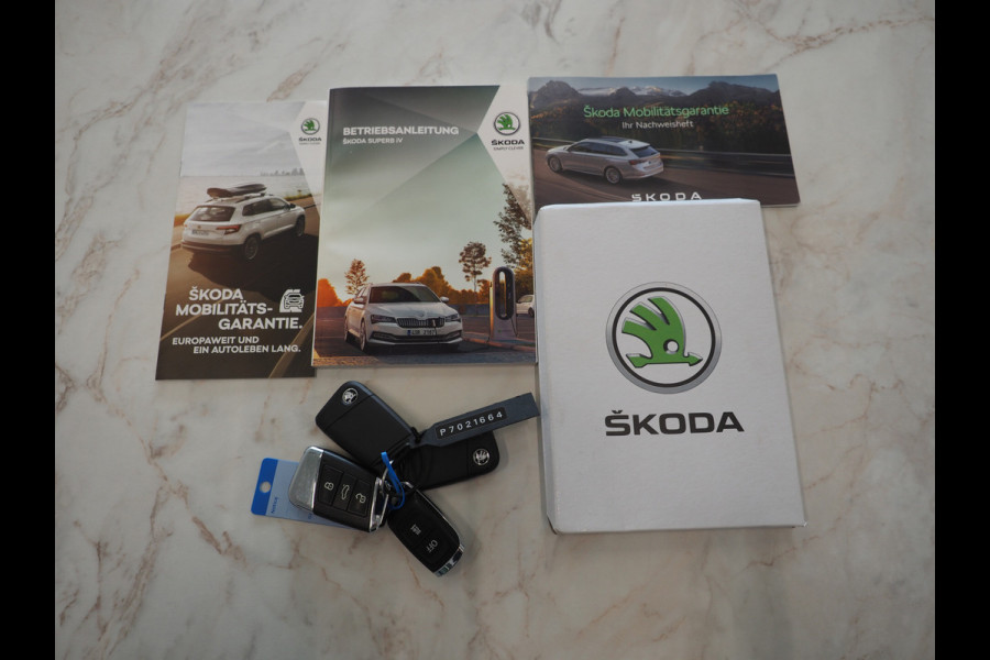 Škoda Superb Combi 1.4 TSI iV Laurin & Klement | Panoramadak | Leder | Trekhaak | Massage | Canton | Stoelkoeling | 360 | Memory