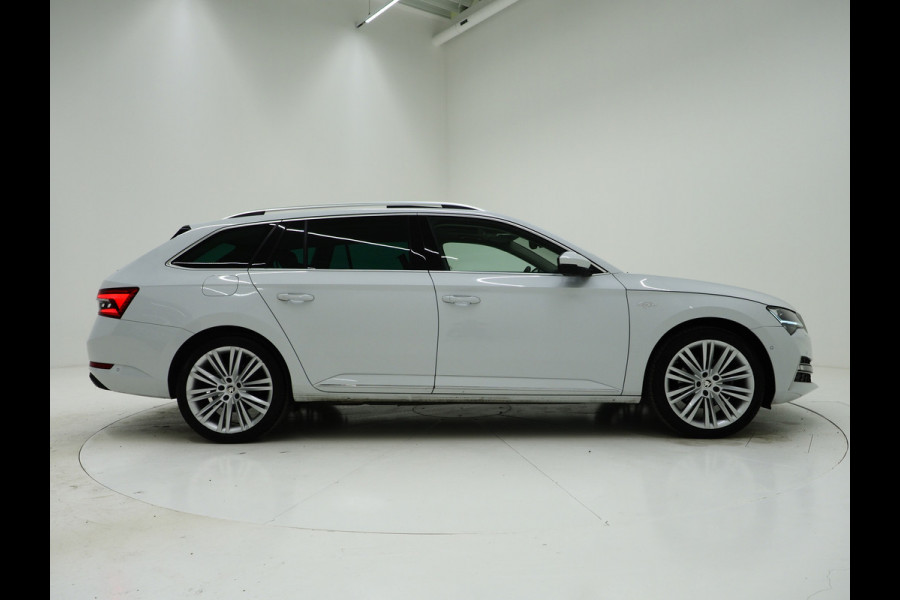 Škoda Superb Combi 1.4 TSI iV Laurin & Klement | Panoramadak | Leder | Trekhaak | Massage | Canton | Stoelkoeling | 360 | Memory