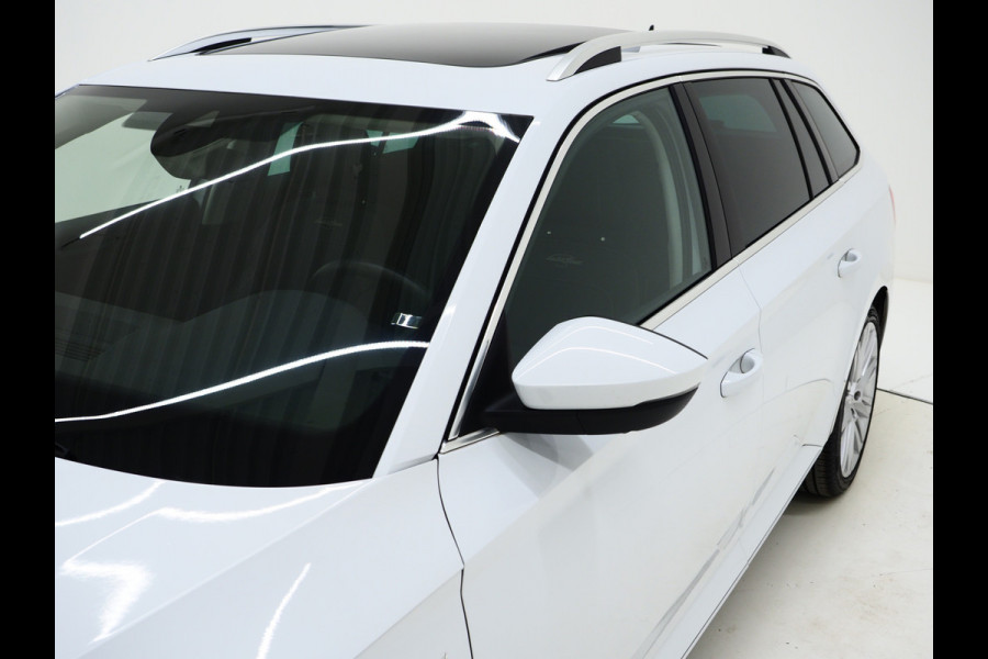 Škoda Superb Combi 1.4 TSI iV Laurin & Klement | Panoramadak | Leder | Trekhaak | Massage | Canton | Stoelkoeling | 360 | Memory