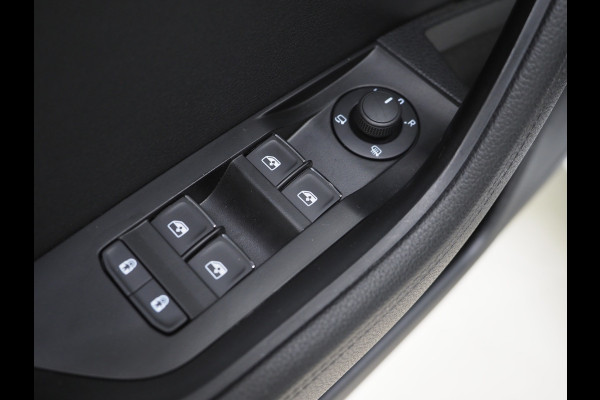 Škoda Superb Combi 1.4 TSI iV Laurin & Klement | Panoramadak | Leder | Trekhaak | Massage | Canton | Stoelkoeling | 360 | Memory