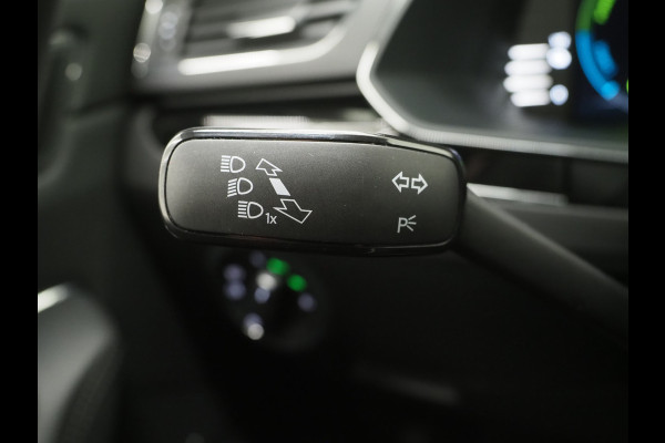 Škoda Superb Combi 1.4 TSI iV Laurin & Klement | Panoramadak | Leder | Trekhaak | Massage | Canton | Stoelkoeling | 360 | Memory