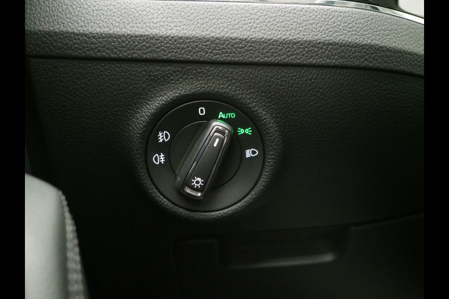 Škoda Superb Combi 1.4 TSI iV Laurin & Klement | Panoramadak | Leder | Trekhaak | Massage | Canton | Stoelkoeling | 360 | Memory