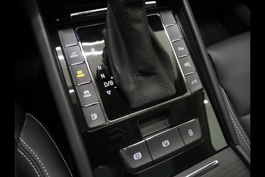 Škoda Superb Combi 1.4 TSI iV Laurin & Klement | Panoramadak | Leder | Trekhaak | Massage | Canton | Stoelkoeling | 360 | Memory