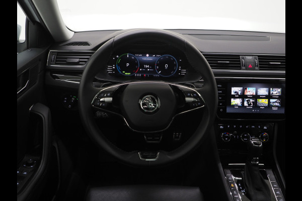 Škoda Superb Combi 1.4 TSI iV Laurin & Klement | Panoramadak | Leder | Trekhaak | Massage | Canton | Stoelkoeling | 360 | Memory