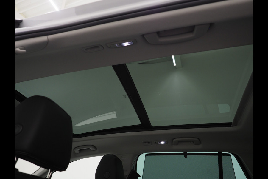 Škoda Superb Combi 1.4 TSI iV Laurin & Klement | Panoramadak | Leder | Trekhaak | Massage | Canton | Stoelkoeling | 360 | Memory