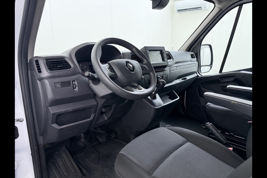 Renault Master T35 2.3 dCi 150 L2H2 Camera Navi Dab Trekhaak Lane-dep. Treeplanken Apple/Android CruiseControl Pdc Elek.Ramen/Spiegels Aut.Verlichting Start/Stop Armsteun Mistlampen Energy Comfort