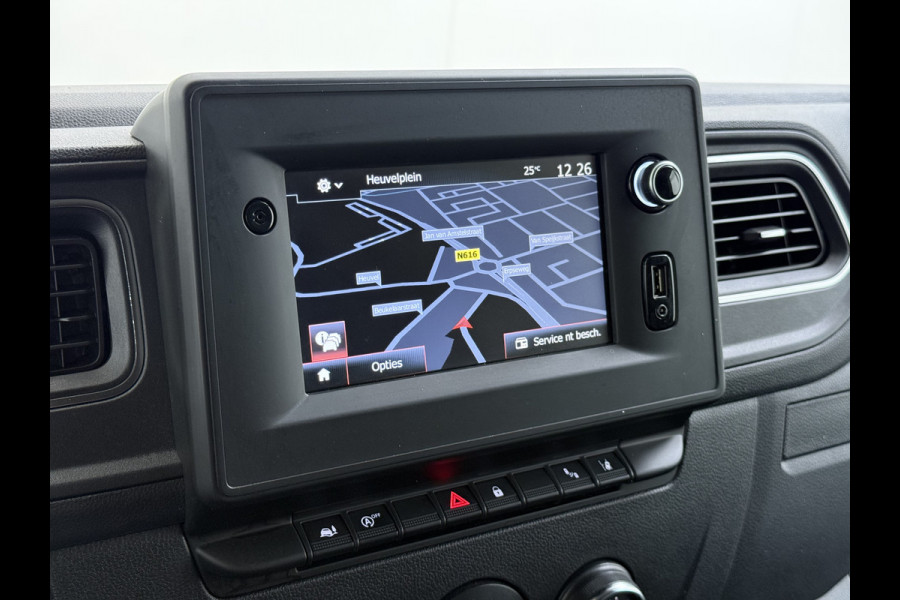 Renault Master T35 2.3 dCi 150 L2H2 Camera Navi Dab Trekhaak Lane-dep. Treeplanken Apple/Android CruiseControl Pdc Elek.Ramen/Spiegels Aut.Verlichting Start/Stop Armsteun Mistlampen Energy Comfort