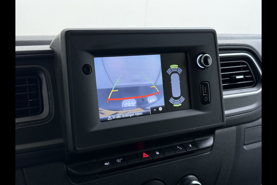 Renault Master T35 2.3 dCi 150 L2H2 Camera Navi Dab Trekhaak Lane-dep. Treeplanken Apple/Android CruiseControl Pdc Elek.Ramen/Spiegels Aut.Verlichting Start/Stop Armsteun Mistlampen Energy Comfort