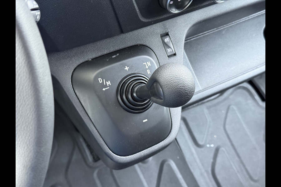 Renault Master T35 2.3 dCi 150 L2H2 Camera Navi Dab Trekhaak Lane-dep. Treeplanken Apple/Android CruiseControl Pdc Elek.Ramen/Spiegels Aut.Verlichting Start/Stop Armsteun Mistlampen Energy Comfort