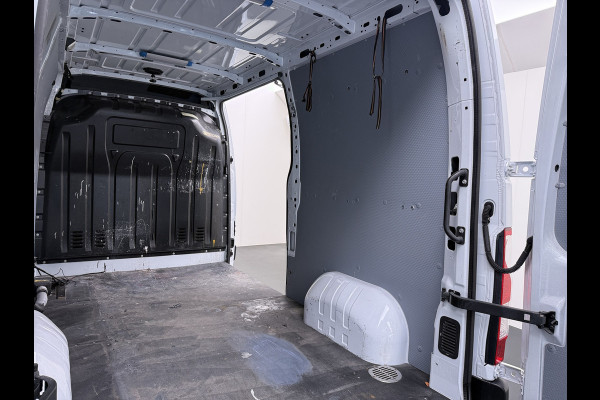 Renault Master T35 2.3 dCi 150 L2H2 Camera Navi Dab Trekhaak Lane-dep. Treeplanken Apple/Android CruiseControl Pdc Elek.Ramen/Spiegels Aut.Verlichting Start/Stop Armsteun Mistlampen Energy Comfort
